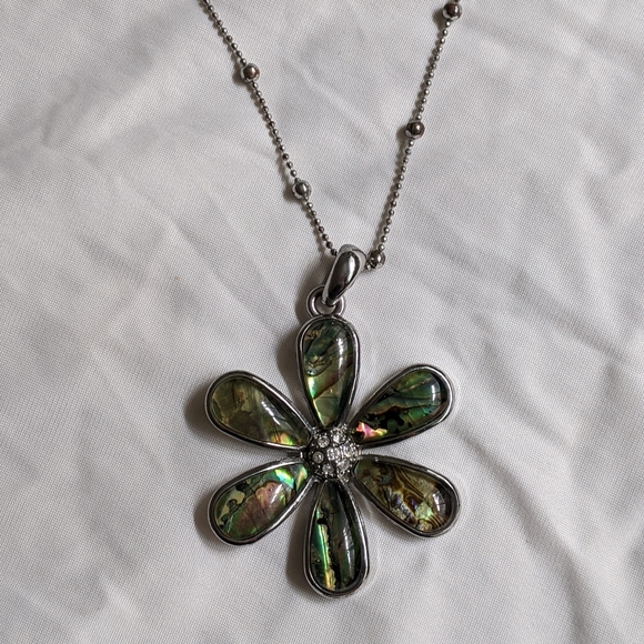 abolone shell flower necklace - Picture 1 of 6